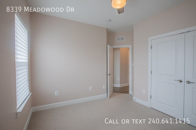 Building Photo - 8339 Meadowood Dr