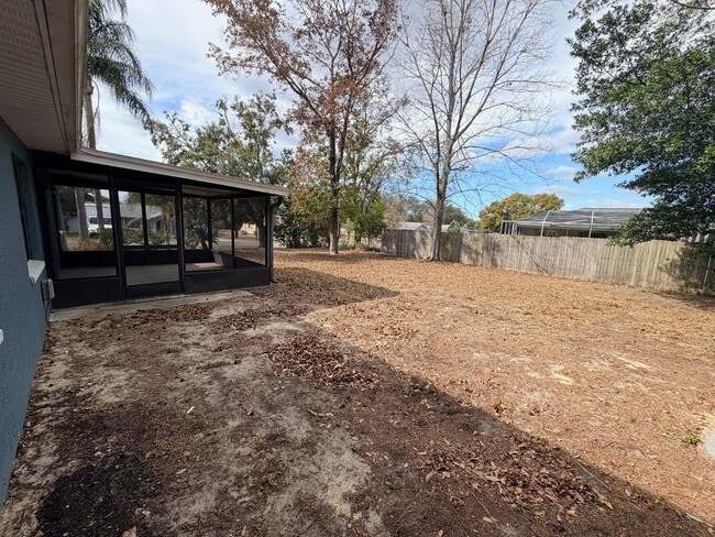 Building Photo - READY TO MOVE INTO 3/2/2 WITH IDEAL LOCATION!!!!