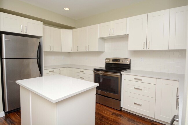 Building Photo - South Lake Union / Queen Anne Condo at The...