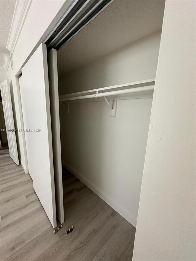 Building Photo - 2008 Jackson St