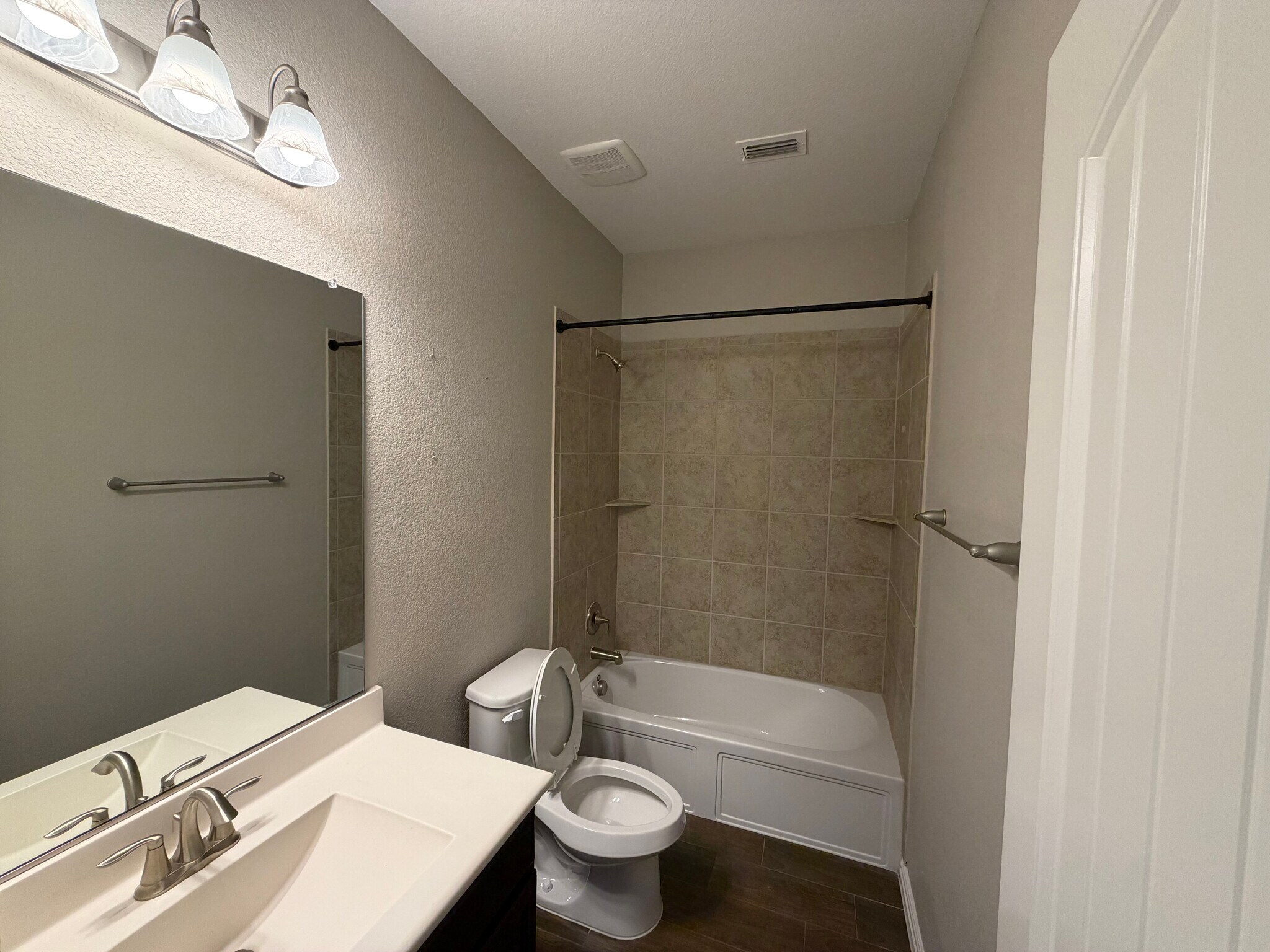 Building Photo - Room in House on Zanna Grace Way