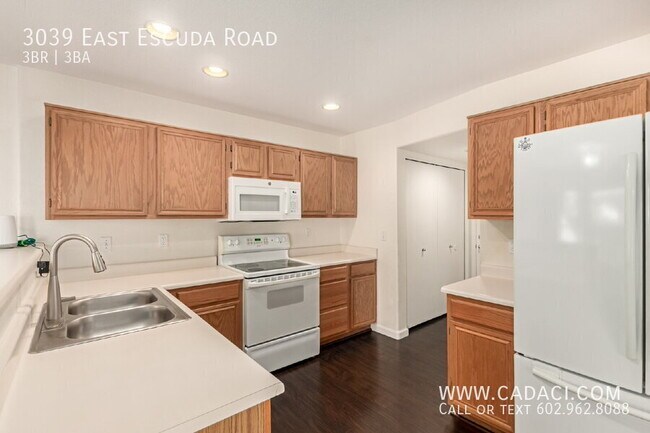 Building Photo - 3039 E Escuda Rd