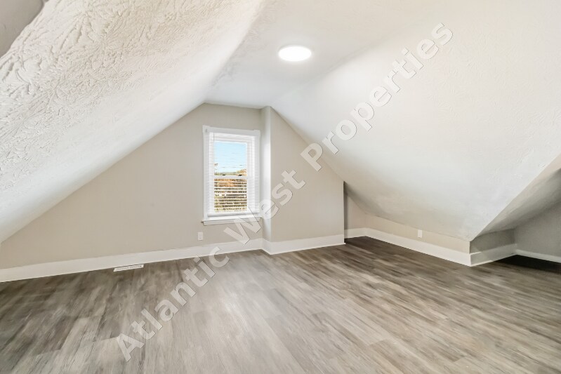 Building Photo - 1512 Blair Ave