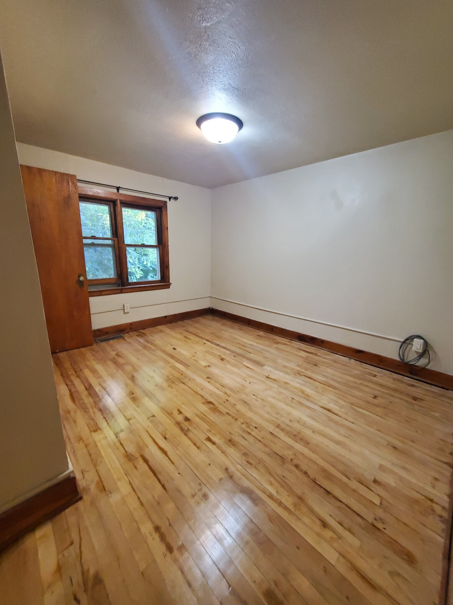 Building Photo - 240 S Healy Ave