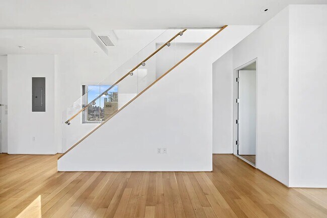 Building Photo - 123 Third Avenue