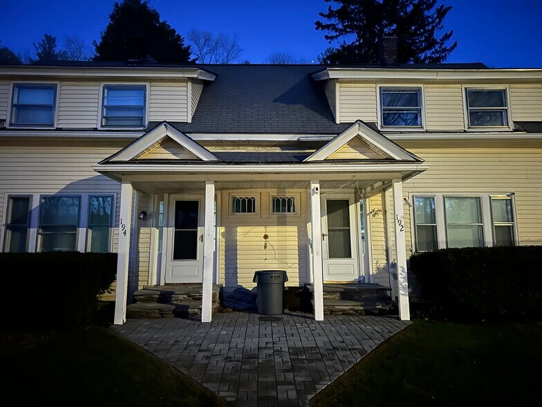 Building Photo - 192 Chapel St