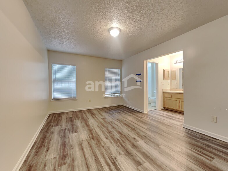 Building Photo - 3275 Guernsey Ct