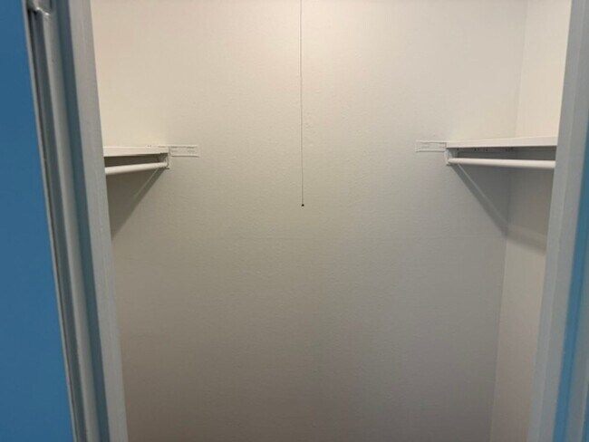 Building Photo - One Bedroom One Bath