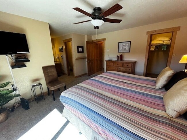 Building Photo - Long Term Rental- Lagoon Townhomes 720D