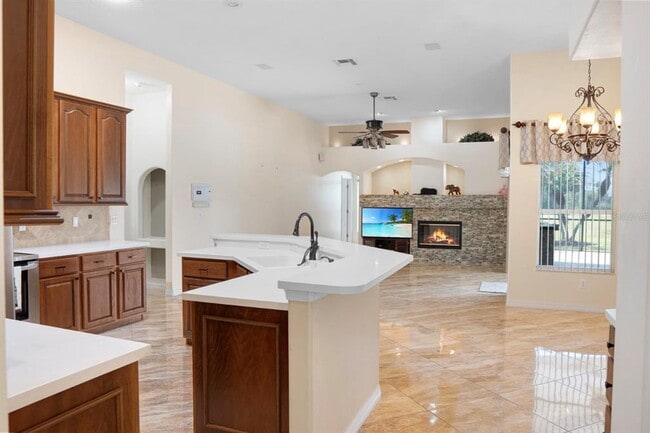 Building Photo - 215 Strathmore Cir