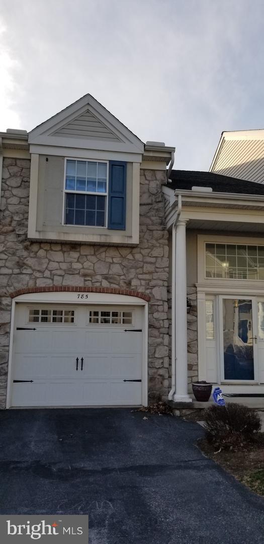Building Photo - 785 Oak Leaf Ln