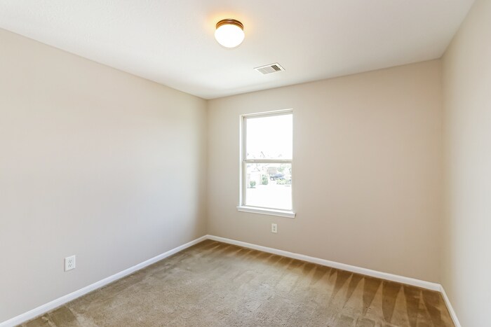 Building Photo - 15806 Copper Oak Ln