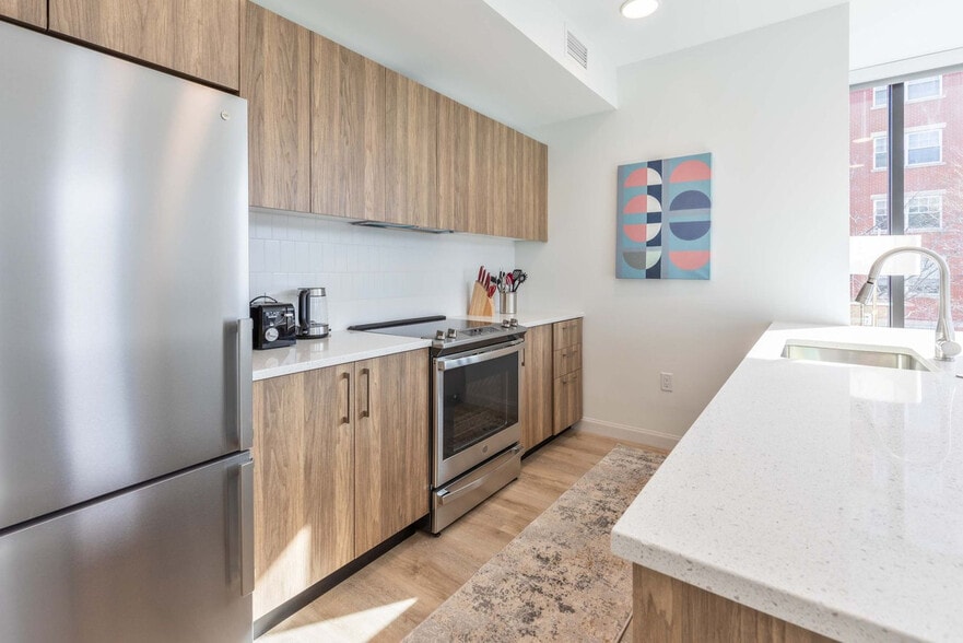 Building Photo - 60 Kilmarnock St