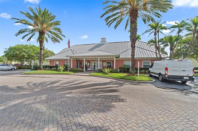 Building Photo - 165 Pompano Dr SE
