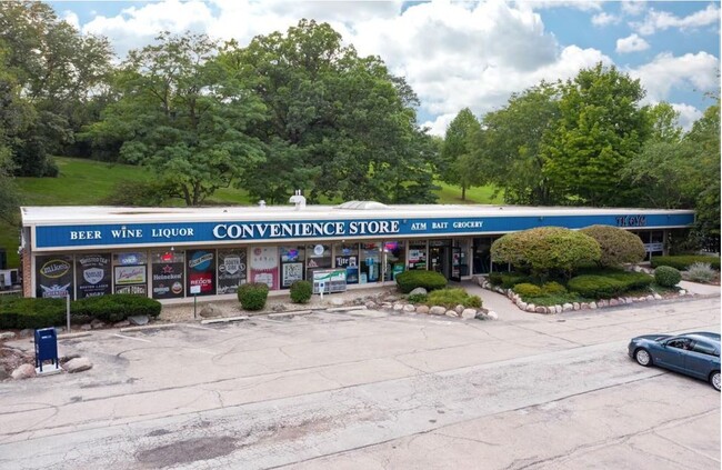 Convenience Store on site - 5600 Hillcrest Ln