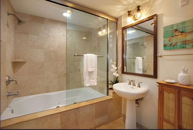 Building Photo - 4-820 Kuhio Highway-SI ID1376586P