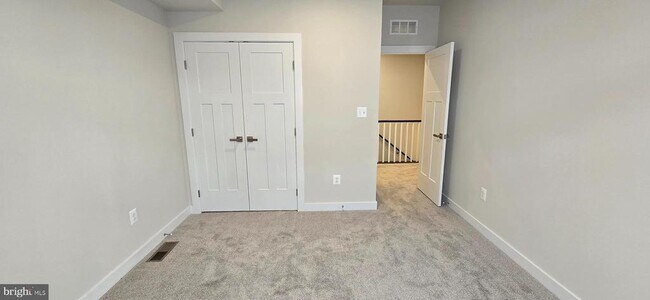 Building Photo - 2542 VERONA Pl