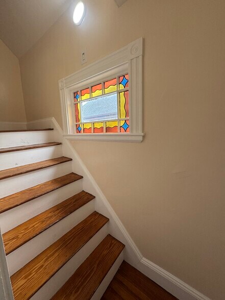 Building Photo - 71 Fairbanks St