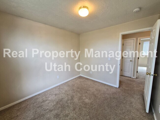 Building Photo - Great Lehi Home