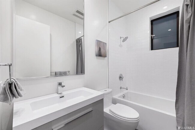 Building Photo - 39 San Carlos St