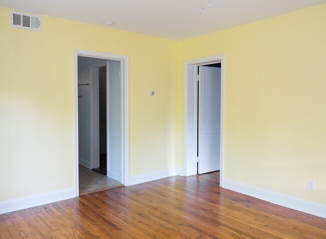 Building Photo - 8007 Garland Ave