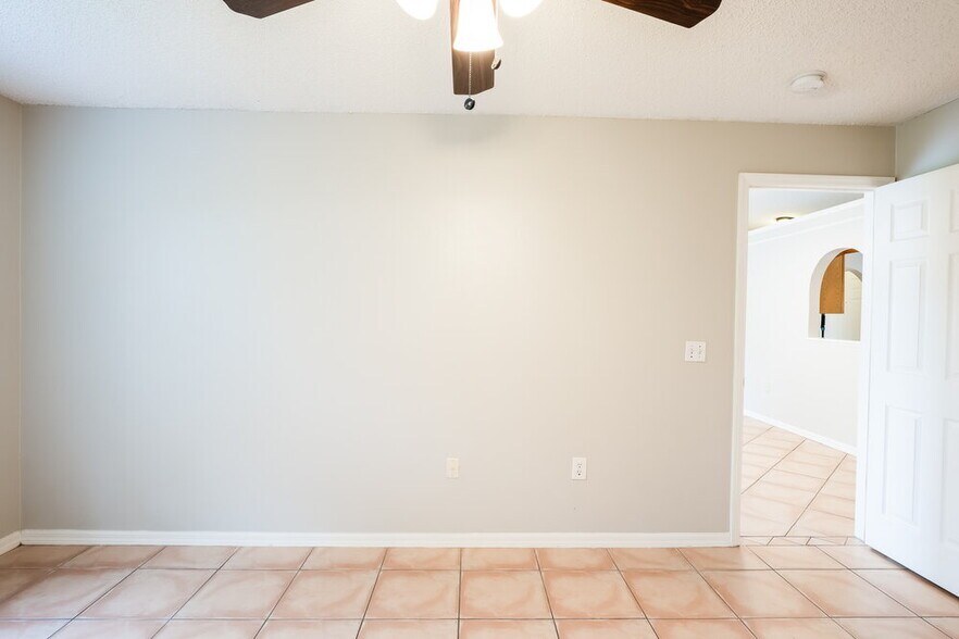 Building Photo - 4212 Stonefield Dr