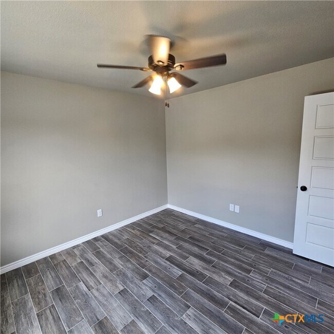 Building Photo - 1746 Blueridge Dr