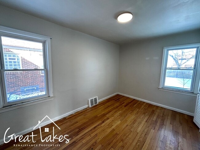 Building Photo - Charming 3 Bedroom 1 Bathroom now available for rent