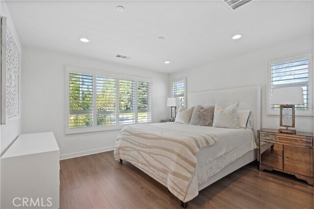 Building Photo - 23201 W Canterbury Way