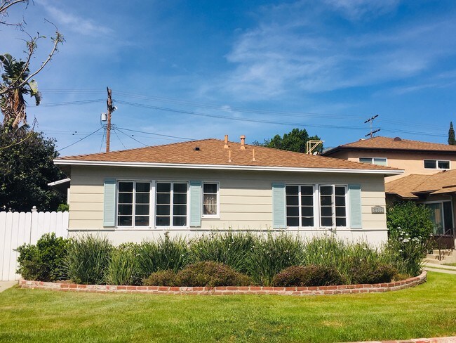 Building Photo - 5711 Woodman Ave