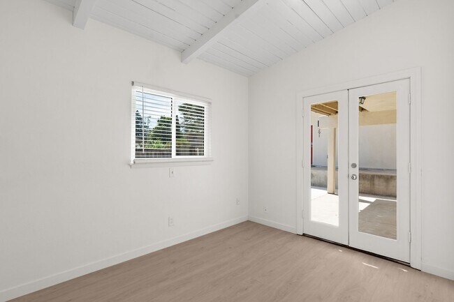 Building Photo - 289 Ramona Dr