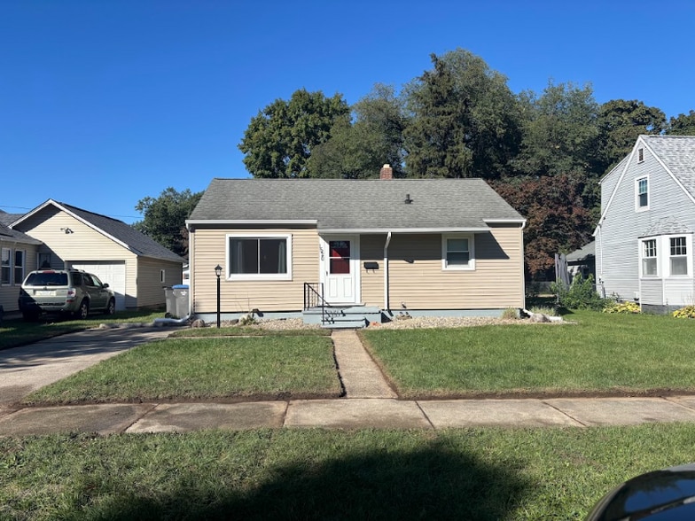 Primary Photo - 1520 Kilbourn St