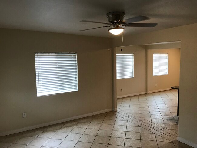 Building Photo - 4318 Glen St