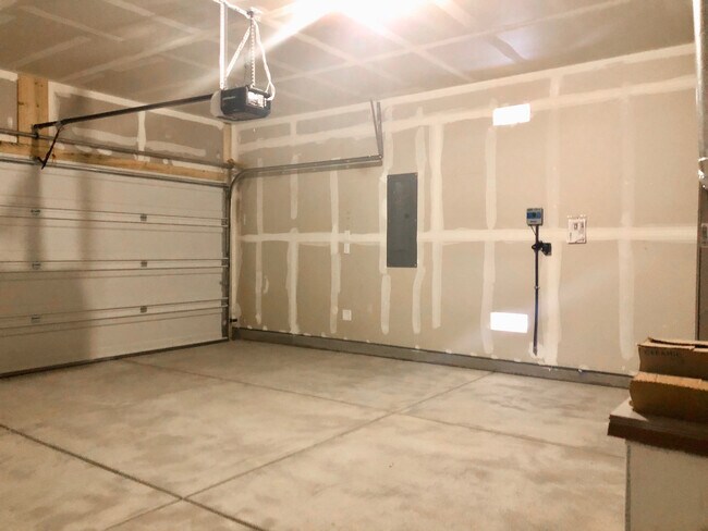 Building Photo - Amazing Home in Rio Rancho! Near Cleveland High School