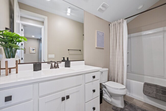 Building Photo - 1950 E Queen Creek Rd