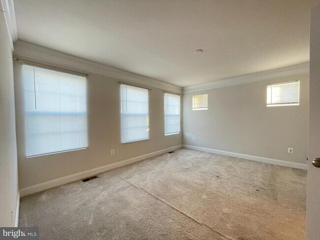 Building Photo - 3659 Duckhorn Way