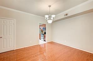 Building Photo - 2255 Braeswood Park Dr