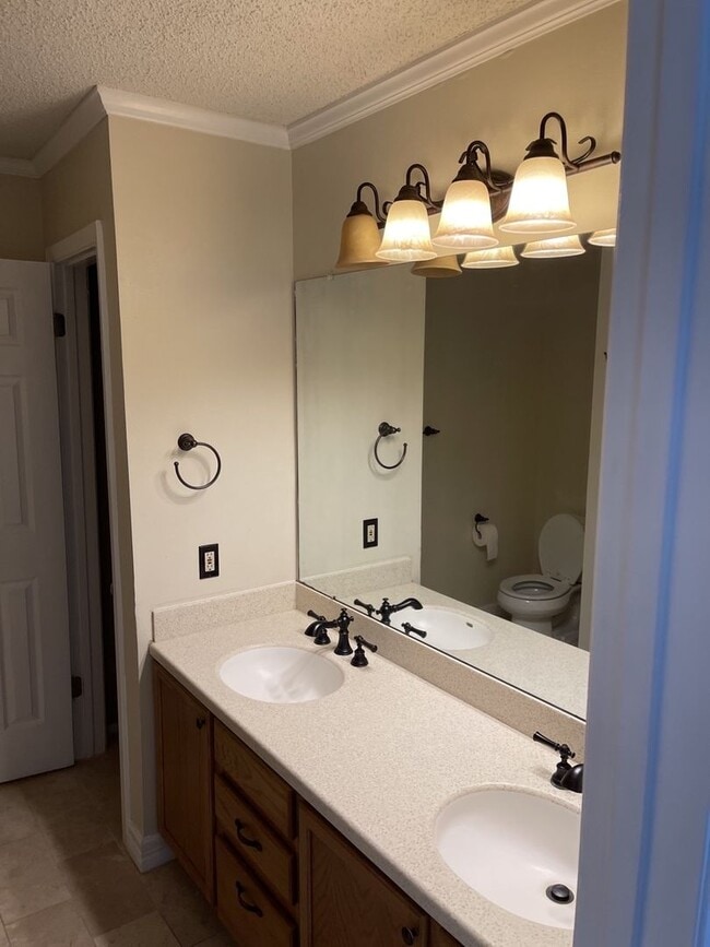 Building Photo - THE GARDENS OF CANYON