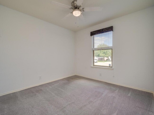 Building Photo - 251 Beech Dr