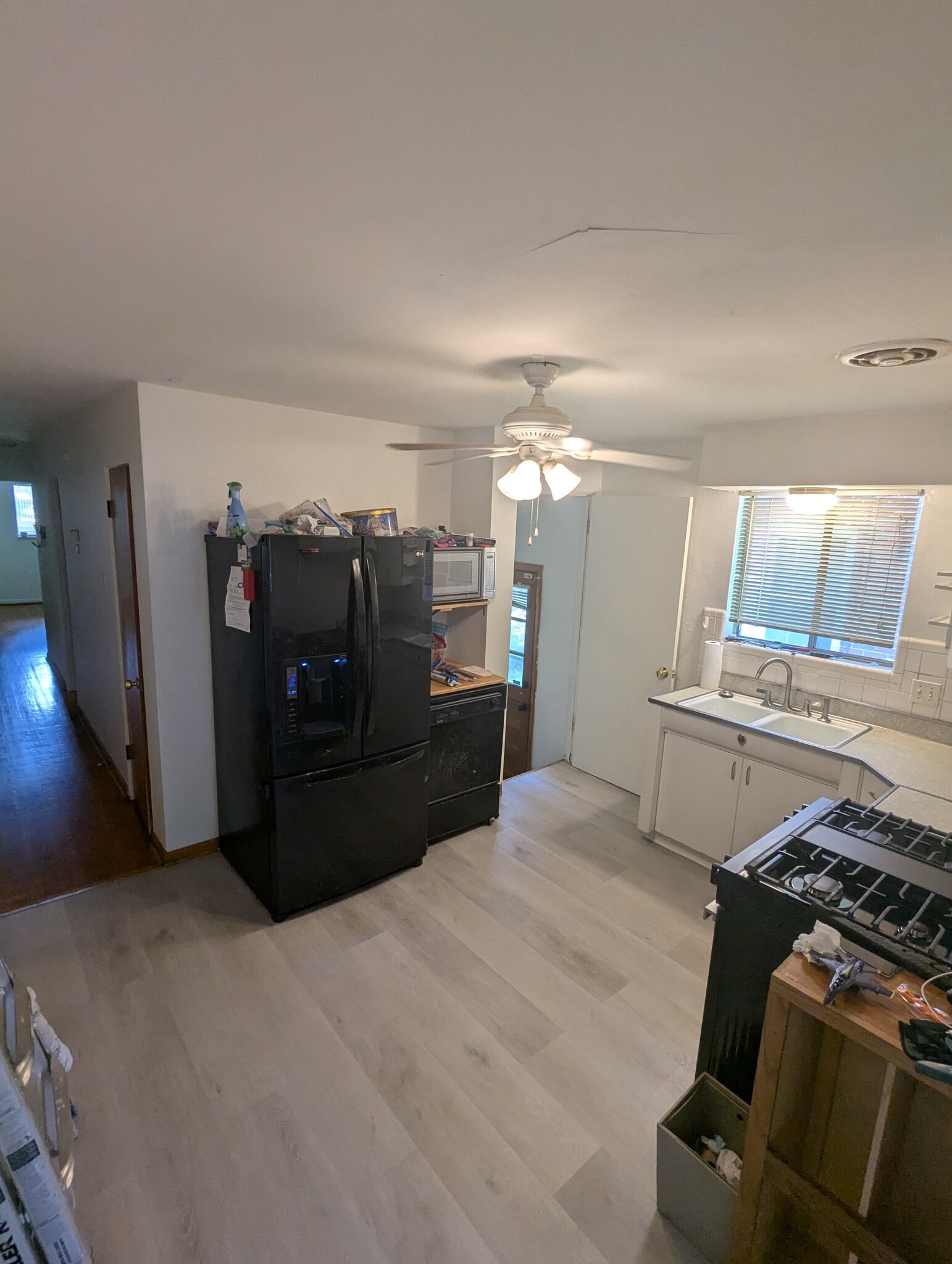 Kitchen - 1144 Edward Ter