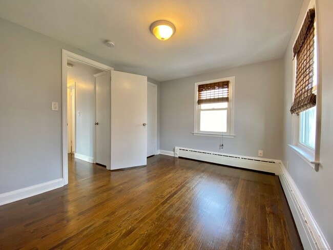 Building Photo - 446 Huntington Rd