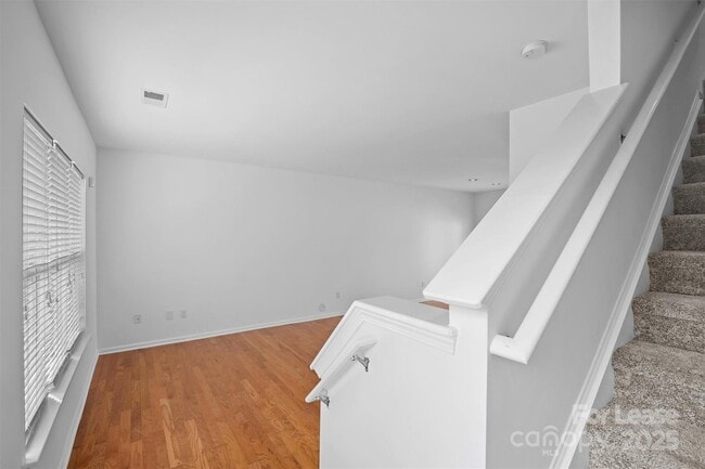 Building Photo - 2252 Vision Dr