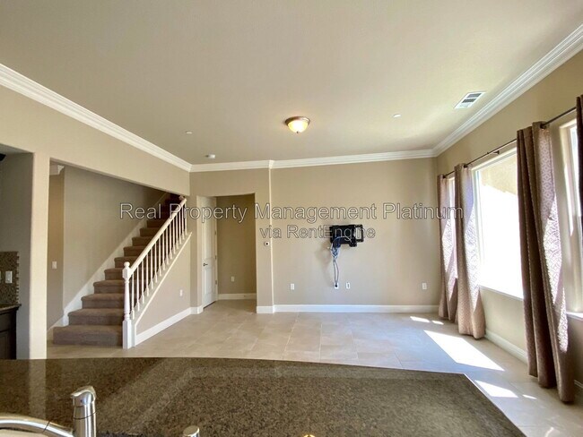 Building Photo - 2141 W Juliet Way