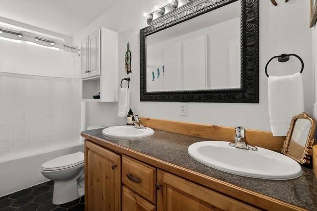 Building Photo - Glacier Chalet – Cozy Columbia Falls Retre...