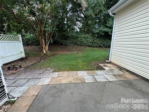 Building Photo - 8763 Robinson Forest Dr