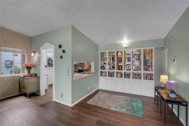 Building Photo - 2737 S Oakland Forest Dr