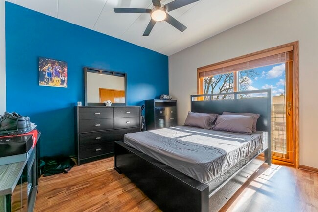 Building Photo - 2805 N 75th Ct