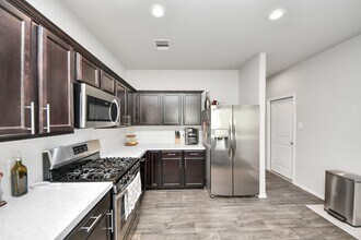 Building Photo - 21303 Bellaria Summit Trail