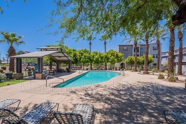 Building Photo - 2271 E Hidalgo Ave