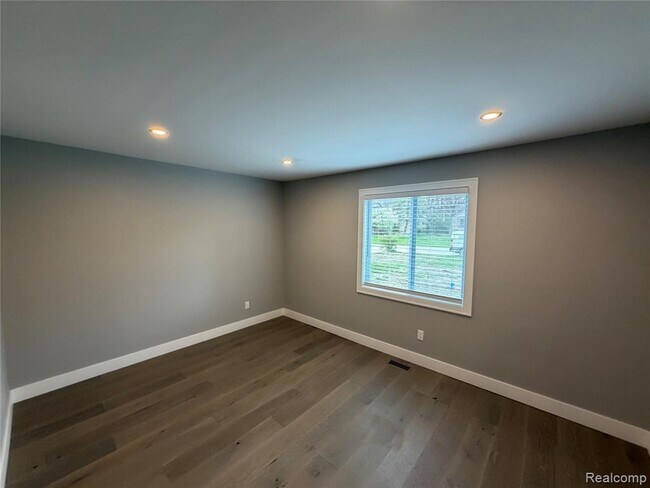 Building Photo - 5140 Woodrun Ct